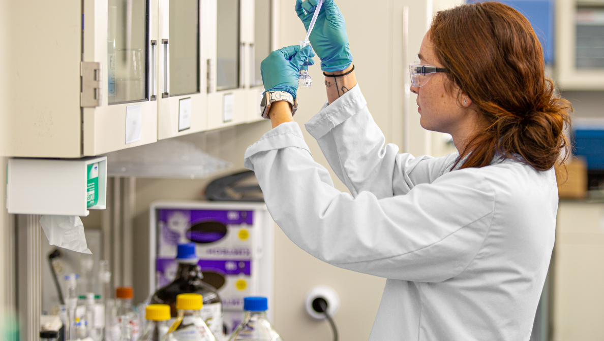 MSD woman scientist in a lab doing research